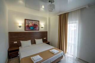 Отель Hotel Samson Сухум Стандартный номер с кроватью размера -3